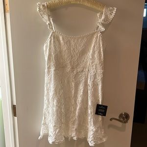 Lulu’s NEVER BEEN WORN White Lace Dress